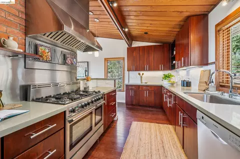 Kitchen - 1394 Queens Rd, Berkeley, CA 94708 photo 5 of 5
