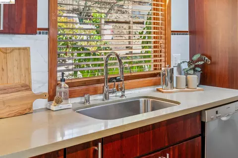 Kitchen - 1394 Queens Rd, Berkeley, CA 94708 photo 4 of 5