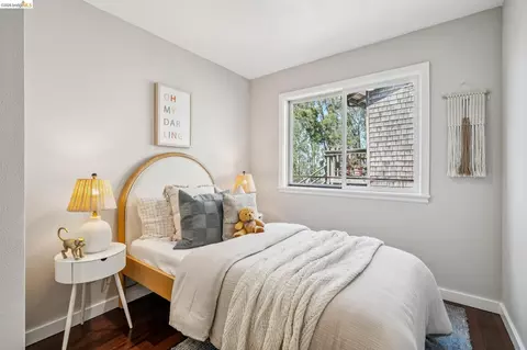 Bedroom - 1394 Queens Rd, Berkeley, CA 94708 photo 6 of 7