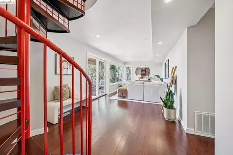 Entry Way - 1394 Queens Rd, Berkeley, CA 94708 photo 3 of 4
