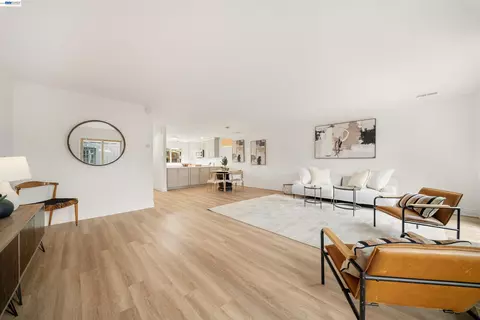 Living - 3452 Capella Ln, Alameda, CA 94502 photo 3 of 4