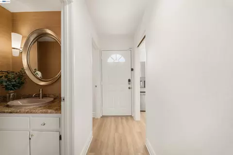 Entry Way - 3452 Capella Ln, Alameda, CA 94502 photo 1 of 2