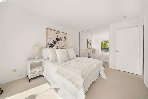 Bedroom - 3452 Capella Ln, Alameda, CA 94502 photo 6 of 6