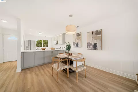Dining - 3452 Capella Ln, Alameda, CA 94502 photo 3 of 4