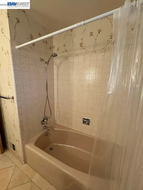 Bath - 1319 Murchison Dr, Millbrae, CA 94030 photo 2 of 4