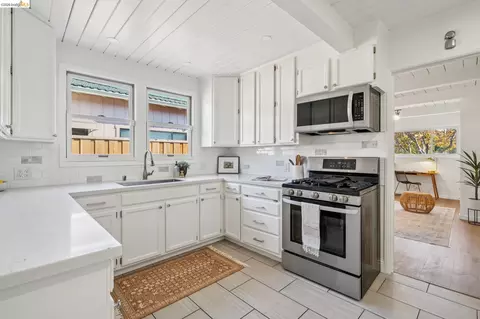Kitchen - 1240 Dutton Ave, San Leandro, CA 94577 photo 3 of 5