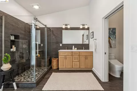 Bath - 1255 Pine St, Oakland, CA 94607 photo 3 of 5