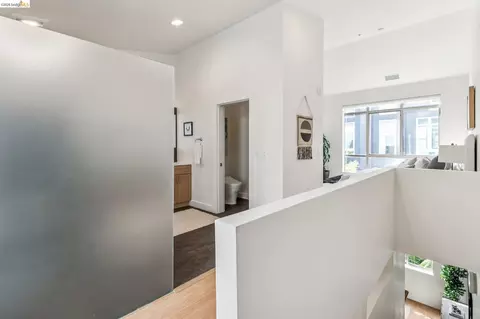 Entry Way - 1255 Pine St, Oakland, CA 94607 photo 2 of 2