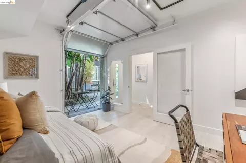 Bedroom - 1255 Pine St, Oakland, CA 94607 photo 2 of 8