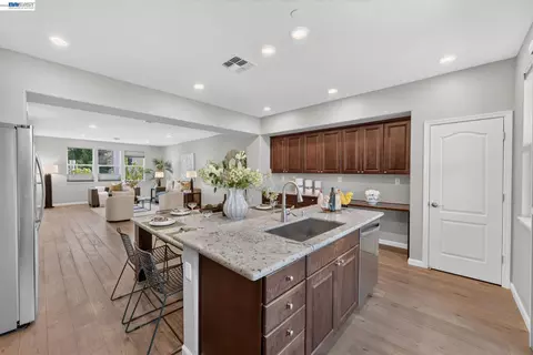 Kitchen - 1270 Gusty Loop #3, Livermore, CA 94550 photo 2 of 3