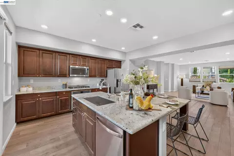 Kitchen - 1270 Gusty Loop #3, Livermore, CA 94550 photo 1 of 3