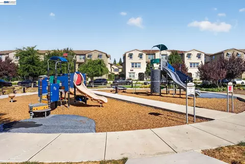 Exterior - 1270 Gusty Loop #3, Livermore, CA 94550 photo 5 of 7