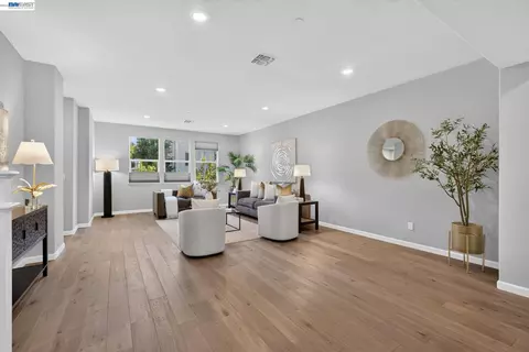 Living - 1270 Gusty Loop #3, Livermore, CA 94550 photo 1 of 4