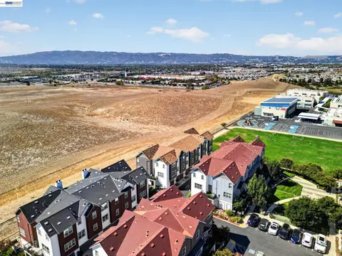 View/Area - 3987 Dobbins Loop, Dublin, CA 94568 photo 12 of 16