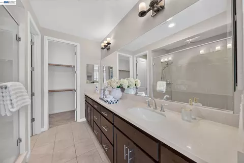 Bath - 3987 Dobbins Loop, Dublin, CA 94568 photo 5 of 6