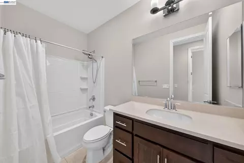Bath - 3987 Dobbins Loop, Dublin, CA 94568 photo 4 of 6