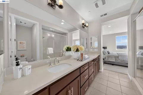 Bath - 3987 Dobbins Loop, Dublin, CA 94568 photo 6 of 6