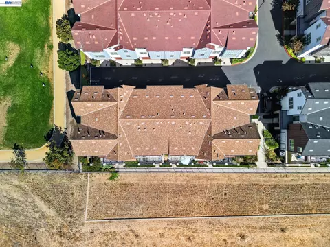 View/Area - 3987 Dobbins Loop, Dublin, CA 94568 photo 13 of 16
