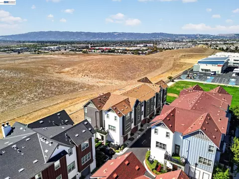 View/Area - 3987 Dobbins Loop, Dublin, CA 94568 photo 10 of 16