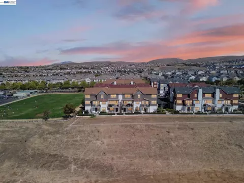 View/Area - 3987 Dobbins Loop, Dublin, CA 94568 photo 5 of 16