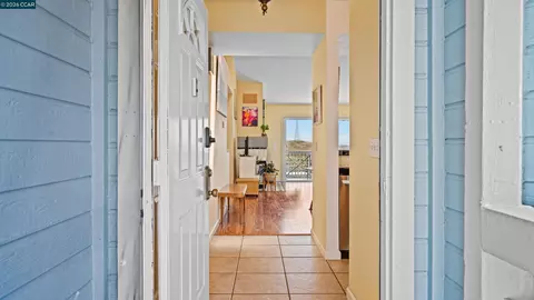 Entry Way - 311 Stinson St #7, Vallejo, CA 94591 photo 1 of 3