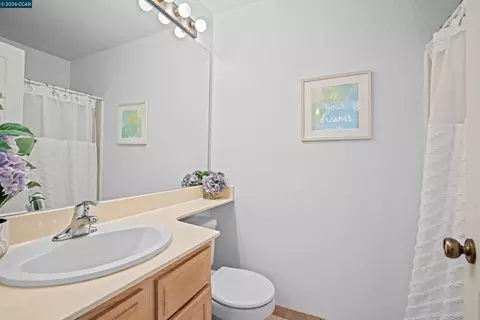 Bath - 311 Stinson St #7, Vallejo, CA 94591 photo 4 of 4