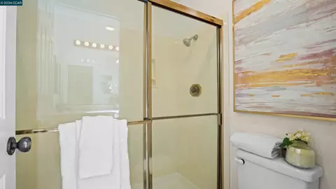 Bath - 311 Stinson St #7, Vallejo, CA 94591 photo 3 of 4