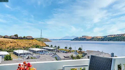 View/Area - 311 Stinson St #7, Vallejo, CA 94591 photo 3 of 13