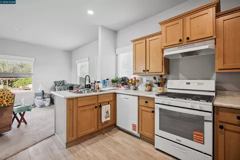 Kitchen - 2279 Cozy Ct, Tracy, CA 95304 photo 10 of 10