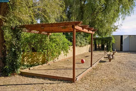 Exterior - 2279 Cozy Ct, Tracy, CA 95304 photo 19 of 23