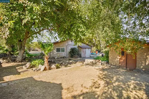 Exterior - 2279 Cozy Ct, Tracy, CA 95304 photo 15 of 23