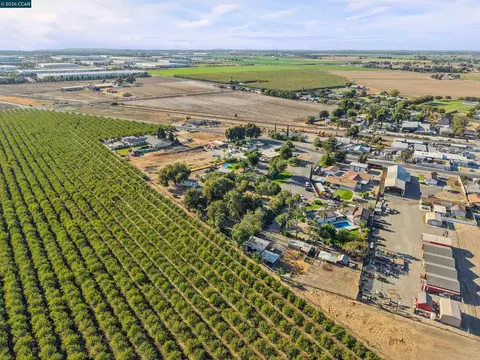 View/Area - 2279 Cozy Ct, Tracy, CA 95304 photo 7 of 15