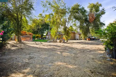 Exterior - 2279 Cozy Ct, Tracy, CA 95304 photo 10 of 23