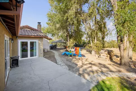 Exterior - 2279 Cozy Ct, Tracy, CA 95304 photo 6 of 23