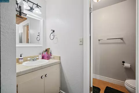 Bath - 2279 Cozy Ct, Tracy, CA 95304 photo 1 of 7