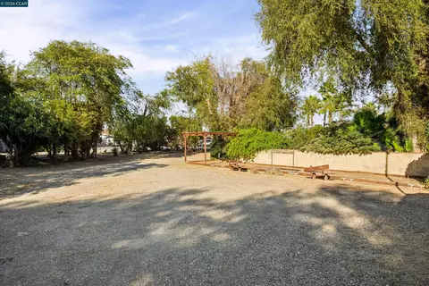 Exterior - 2279 Cozy Ct, Tracy, CA 95304 photo 21 of 23