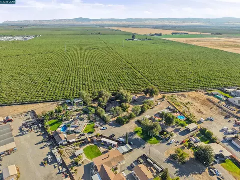 View/Area - 2279 Cozy Ct, Tracy, CA 95304 photo 2 of 15