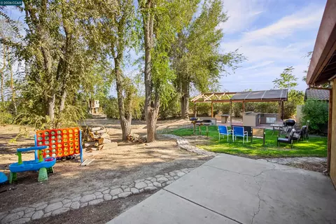 Exterior - 2279 Cozy Ct, Tracy, CA 95304 photo 13 of 23