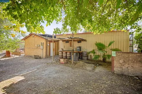 Exterior - 2279 Cozy Ct, Tracy, CA 95304 photo 8 of 23