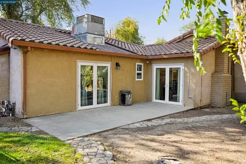 Exterior - 2279 Cozy Ct, Tracy, CA 95304 photo 7 of 23