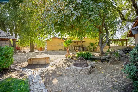Exterior - 2279 Cozy Ct, Tracy, CA 95304 photo 14 of 23