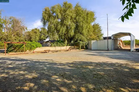 Exterior - 2279 Cozy Ct, Tracy, CA 95304 photo 20 of 23
