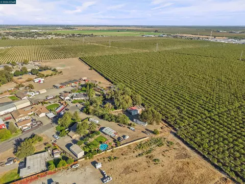 View/Area - 2279 Cozy Ct, Tracy, CA 95304 photo 4 of 15