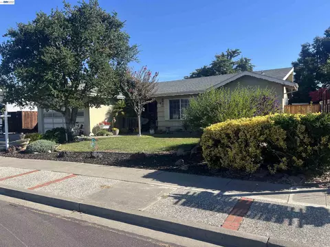 Exterior - 8499 Bandon Dr, Dublin, CA 94568 photo 2 of 8