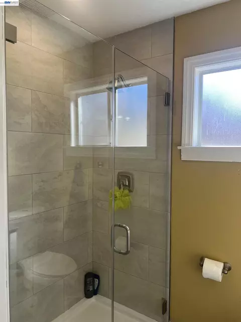 Bath - 8499 Bandon Dr, Dublin, CA 94568 photo 1 of 5