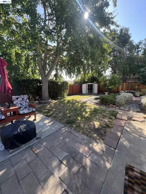 Exterior - 8499 Bandon Dr, Dublin, CA 94568 photo 5 of 8