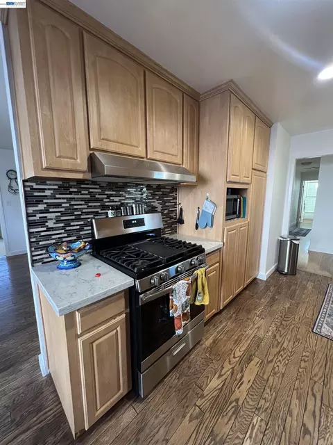 Kitchen - 8499 Bandon Dr, Dublin, CA 94568 photo 4 of 5