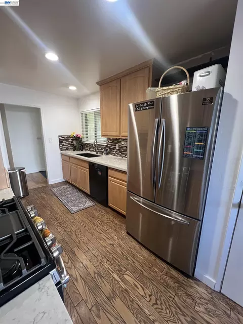 Kitchen - 8499 Bandon Dr, Dublin, CA 94568 photo 3 of 5