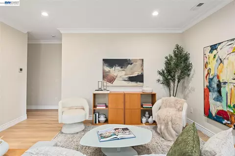 Living - 982 Wilson, Campbell, CA 95008 photo 2 of 2