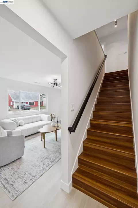 Entry Way - 328 Glencourt Way, Pacifica, CA 94044 photo 2 of 3